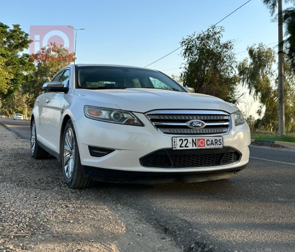 Ford Taurus
